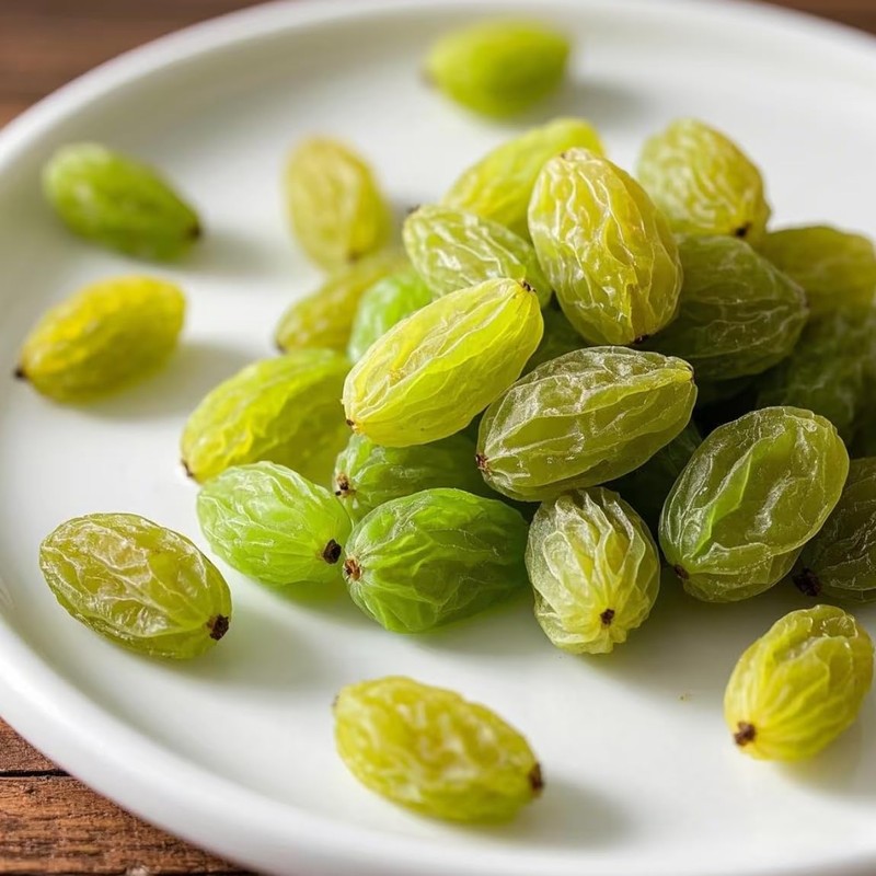 Premium Seedless Green Raisins, Dried Fruit Snacks, 8.8oz/250g