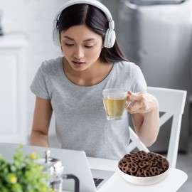 Funtasty Milk Chocolate Covered Pretzels, Sweet and Salty Snack, 22-Ounce Bag