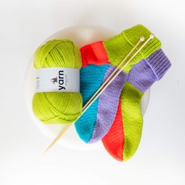 Korbond Yarn - Bright Green - 2 x 100g Acrylic Wool - Lightweight, Hypoallergenic & Durable Double Knit Crochet Yarn Knitting Wool