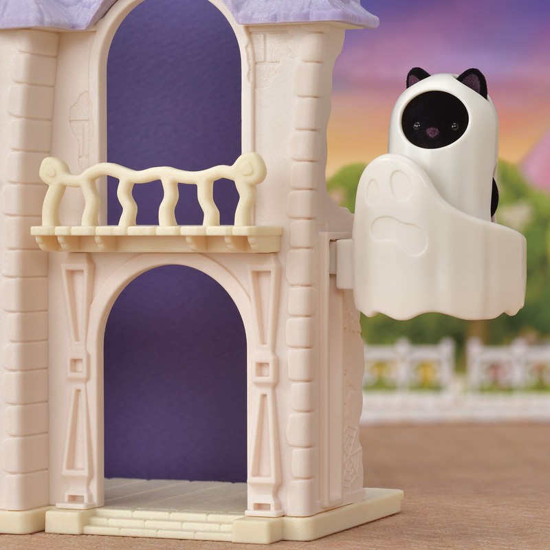 Sylvanian Families Spooky Surprise House