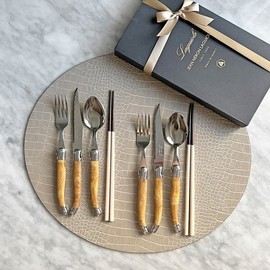 (Laguiole) Gift Wrapping Jeanneron Laguiole Cutlery Marble Brown + Sandal Chopsticks 2-Person Set (Option) / (라귀올)선물포장 장네론 라귀올 양식기 마블브라운 + 샌들젓가락 2인세트 (옵션)