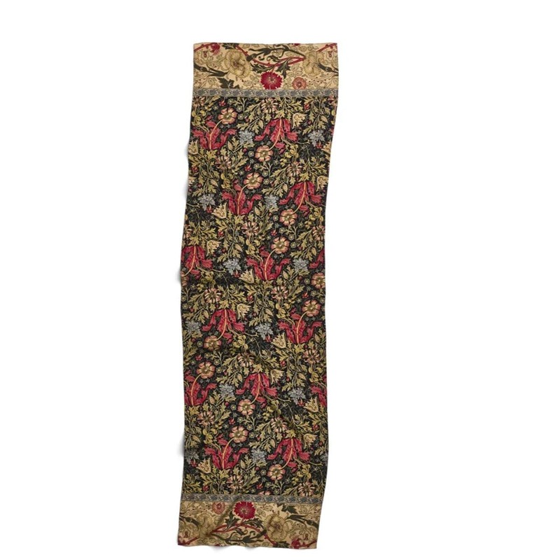 Metr Metropolitan Museum of Art, William Morris Compton Oblong Silk
