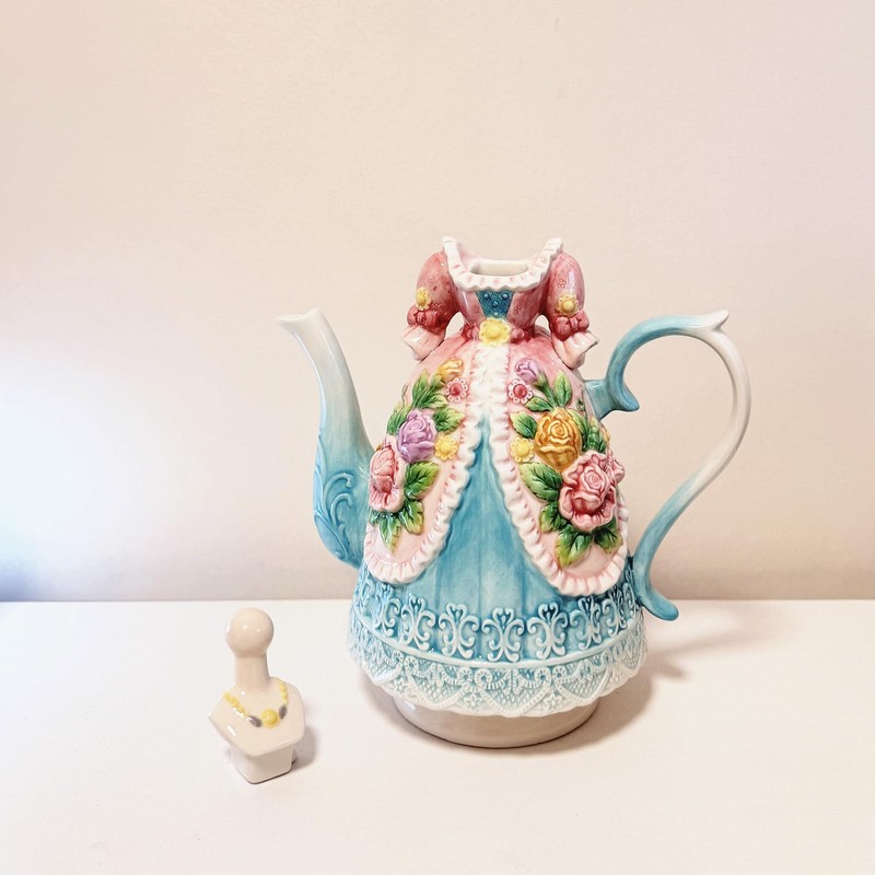 Large Ceramic Teapot and Coffee Pot with Lid, 3D Embossed