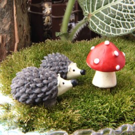 Resin Hedgehog Figures Mini Animal: 20 Pieces Lawn Micro Hedgehog Statue Fairy Garden Lawn Landscape Animal Figure Sculpture Decor 1. 2 x 2 cm