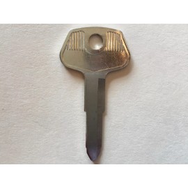 Ilco ONE Mitsubishi Jeep key blank. Correct OEM length why settle for too long? Nice!