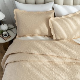 Auemtyn Twin/Twin XL Size Quilt Set 2 Pieces, Soft Lightweight Summer Bedspread, Reversible Microfiber Bed Coverlet for All Seasons, Beige, Floral Pattern (1 Quilt, 1 Pillow Sham)