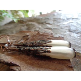 ⊹⊱☆ ★ LANGE PERLEN IN NATURWEISS - OHRRINGE AN LANGER HÜLSE IN KUPFERFARBEN - LANGE TROPFEN ★ ☆⊰⊹ einmalige Ohrringe mit eigens geformten Haken und kleiner Perle - Brautschmuck