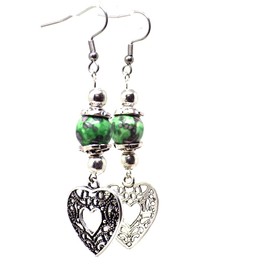Women's earrings in green and black tinted jade pearls with filigree pendant in the shape of a heart