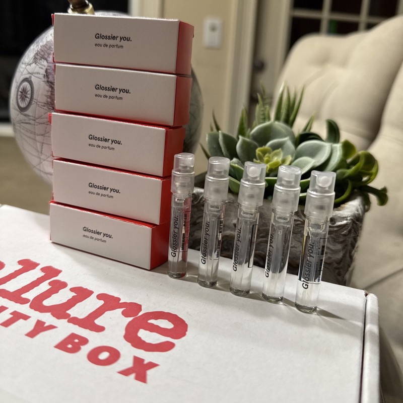 Glossier 5 Glossier You Eau De Parfum Sample Spray 1.5ml
