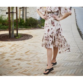 ONCAI Flip Flops Women with Rhinestone，Arch Support Orthopedic Sandal for Women 2025 Casual Summer Comfortable with Ladies Recovery Sandal Plantar Fasciitis Walking Outdoor Black US size 10