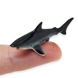 WitnyStore Tiny 1½" Long Black Shark Figurine - Miniature Hand Made Painted Ceramic Fish and Marine Mammal Sea Ocean Animals Porcelain Clay Decorative Collectible Figurines Home Décor Gifts
