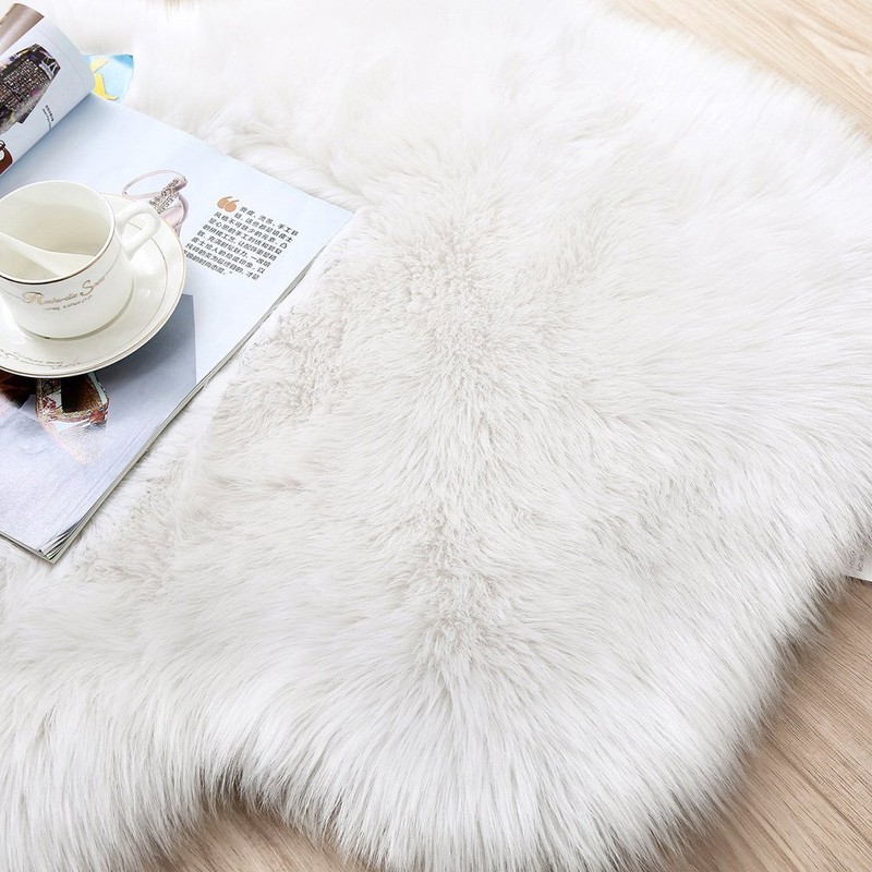 JXLOULAN Faux Fur Sheepskin Rug Faux Fleece Fluffy Area Rugs