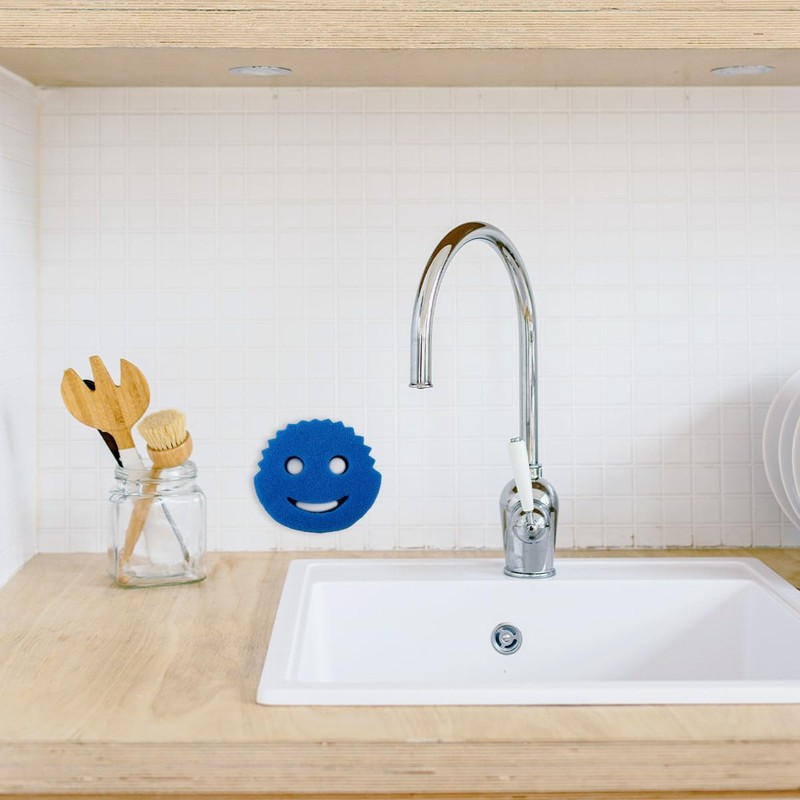 GLADFRESIT Smiley Face Sponge Holder, Funny Face Suction Sponge Organizer