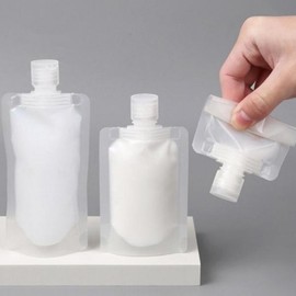 Empty cosmetic bottles, tube containers, travel portable containers, pouches, travel cosmetic containers, empty travel bottles, empty lotion bottles / 화장품공병 튜브용기 여행용 휴대용 용기 파우치 여행용화장품용기 여행용공병 로션공병