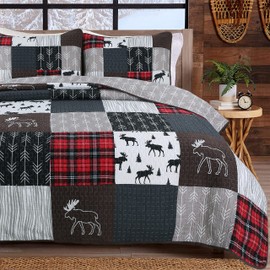 Cozy Line Home Fashions Red Patchwork Quilt Bedding Set (Moose, Twin)