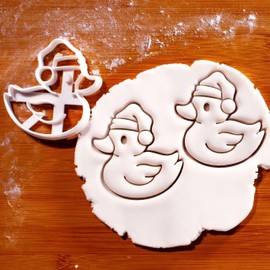BAKERLOGY Christmas Duck Cookie Cutter - Detailed Cookie Cutter Design for Baking and Crafts, Ideal for Fondant, Dough, Clay