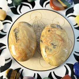 XIANNVXI 2.4" Large Crazy Lace Agate Crystal Stone Polished Palm Healing Gemstone 0.7" Thick Pocket Worry Stone Crystal for Massage Reiki Stress Relief Meditation Accessories 1 Pc