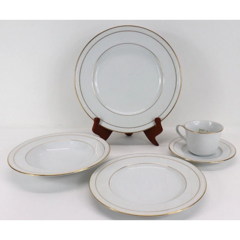 Noritake Vintage Noritake White Scapes 5 Piece Place Settings #4061