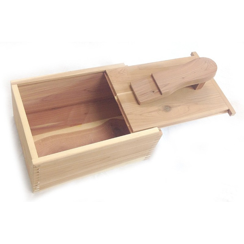 Cedar Elements Shoe Shine Box
