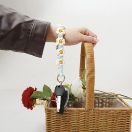 Poagoep Boho Keychain Handmade Keychain Wristlet Key Chain Wrist Lanyard for Keys Cute daisy keychain for Women(1)