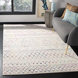 Safavieh Madison Collection MAD798A Moroccan Boho Distressed Area Rug, 4' x 6', Ivory / Fuchsia