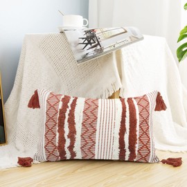 LIGICKY Decorative Boho Lumbar Pillow Covers, Red and White, 30 x 50 cm, Neutral Accent Rectangle Throw Pillow Covers, Hand-Woven Tufted Tassel Farmhouse Pillowcase for Couch Sofa Bed Living Room