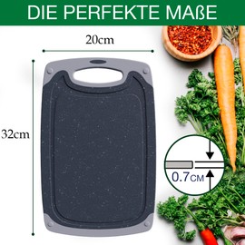 KPYTO Breakfast Board Set of 4 with Stand, 32 x 20 cm, Dishwasher Safe on Both Sides, Non-Slip with Juice Groove and Handle, Chopping Board Set, Plastic, Small, Black