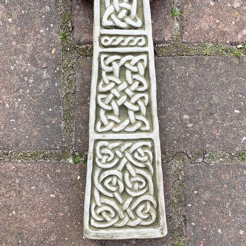 Darthome Ltd Ancient Stone Celtic Cross Tile Hanging Garden Ornament