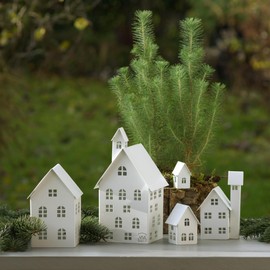 UNUS Decorative Houses Set of 5 Metal Light Houses in White, Autumn Decoration Outdoor, Christmas Village for Garden, Patio or Balcony