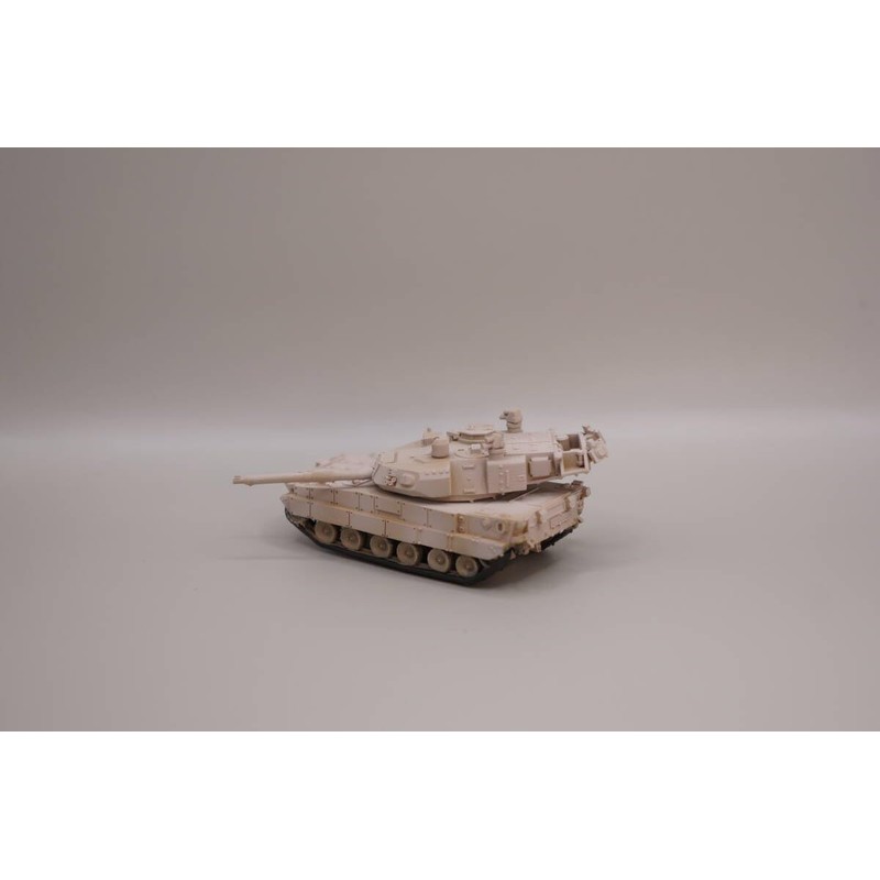 1/144 USA M10 Booker Light Tank Yellow Painted