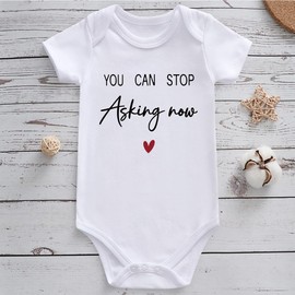 WFHCKT You can stop asking now anuncio de bebé abuelo, anuncio de embarazo, Anuncio Blanco, 3-6 Meses