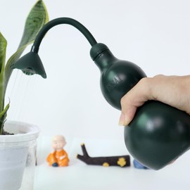 BKSAI Squeeze Bottles for Plants, 22oz Small Watering Can for Succulent, Muti-Function Squirt Bottle for Seedling Watering, Wash, Tattoo, Dark Green