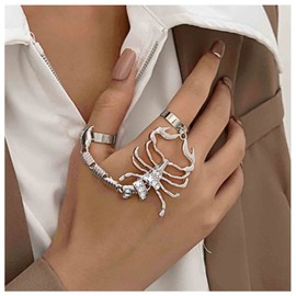Allereya Vintage Crystal Scorpion Finger Rings Rhinestone Scorpion Knuckle Chain Rings Set Punk Statement Rings Silver Open Bangle Rings Jewelry for Women and Girls (Silver)