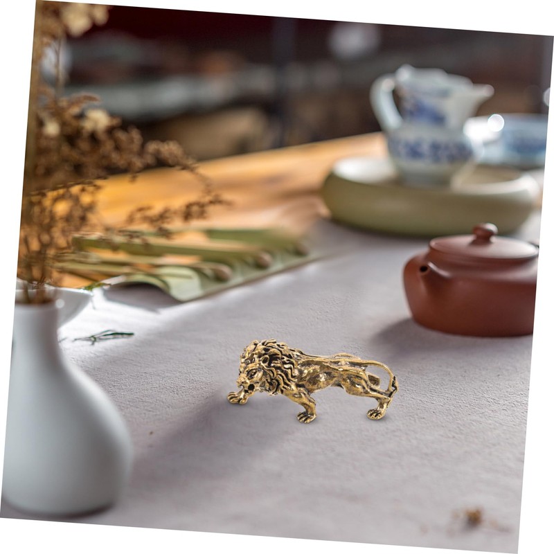 iplusmile Metal Lion Ornament Realistic Lion Figurine for Home Decor