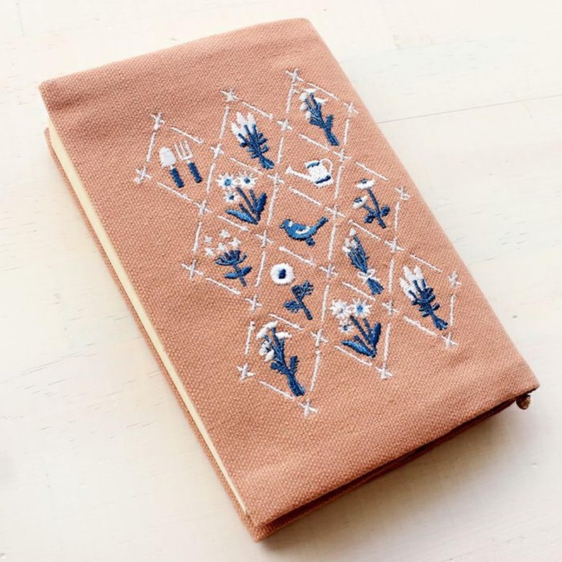Furukawa Shikko QE80 Book Cover, Bunko Embroidery, Hontowatashi Dried Flower