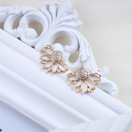 Cimenexe Vintage Lotus Flower Stud Earrings Crystal Flowers Stud Earrings Gold Rhinestone Lotus Earrings Two Way Front Back Earrings Jewellery for Women and Girls Gifts