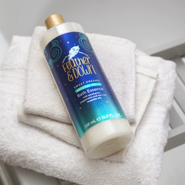 Feather & Down Feather & Down Sweet Dreams Breathe Well Bath Essence (500ml) - Blended with eucalyptus, peppermint & tea tree essential oils to prepare you for a restful night's sleep. Vegan Friendly & Cruelty Free.