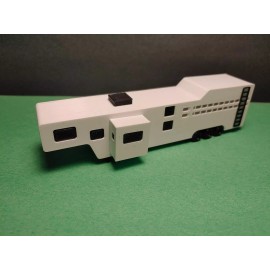 Unbranded S 1:64 scale gooseneck stock trailer w living quarter slide-out rotatable wheels