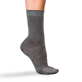FALKE Women's No. 1 Finest Socks Breathable Climate Regulating Cashmere High Quality Elegant Warm Reinforced Women's Socks Flat Seam for Pressure-free Toe Light Plain Business 1 Pair, Grey Light Grey