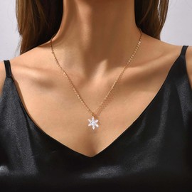 Andelaisi Boho Snow Choker Necklace Gold Snowflake Necklace Choker Vintage Winter Snow Pendant Necklace Minimalist Snow Flower Necklace Chain Jewelry for Women