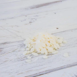 Beegut Berry Wax/Japanese Wax (Rhus Verniciflua Cera), Vegan Beeswax Alternative, Vegetable Wax for Your Own Natural Cosmetics, 200 g