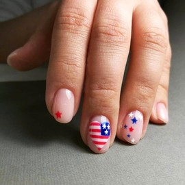 24Pcs 4th of July Fake Nails Short Press on Nails Square False Nails with USA Flag Design Full Cover Independence Day Acrylic Nails Glossy Stick on Nails for Women Girls 4th of July Parade Manicure