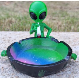 Ceramic Smoking Alien Ashtray Ash Catcher Perfect Gifts for Smoker Friends