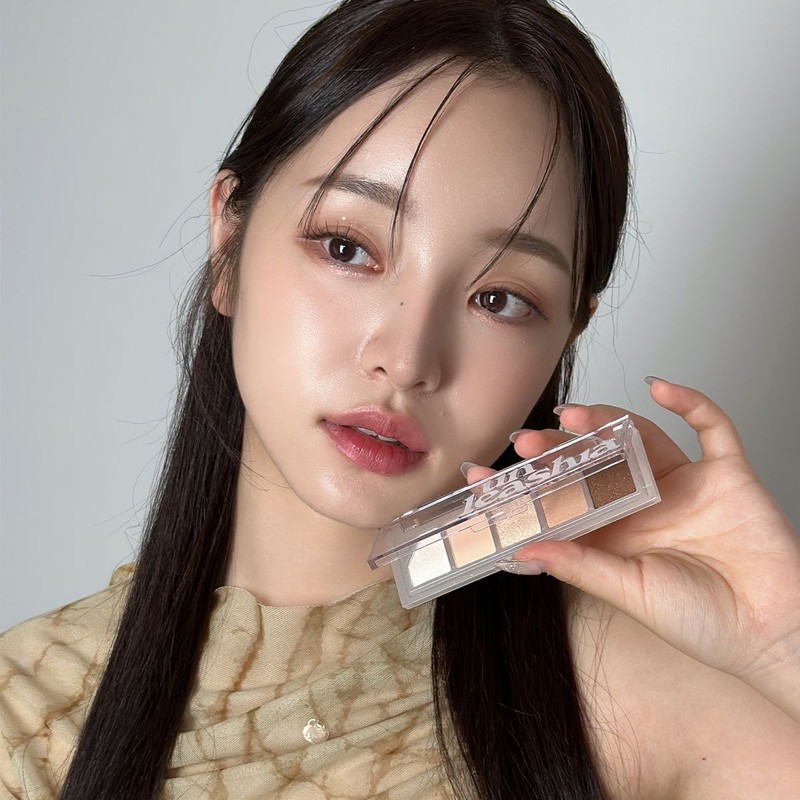 Unrisia Mood Shower Eye Palette