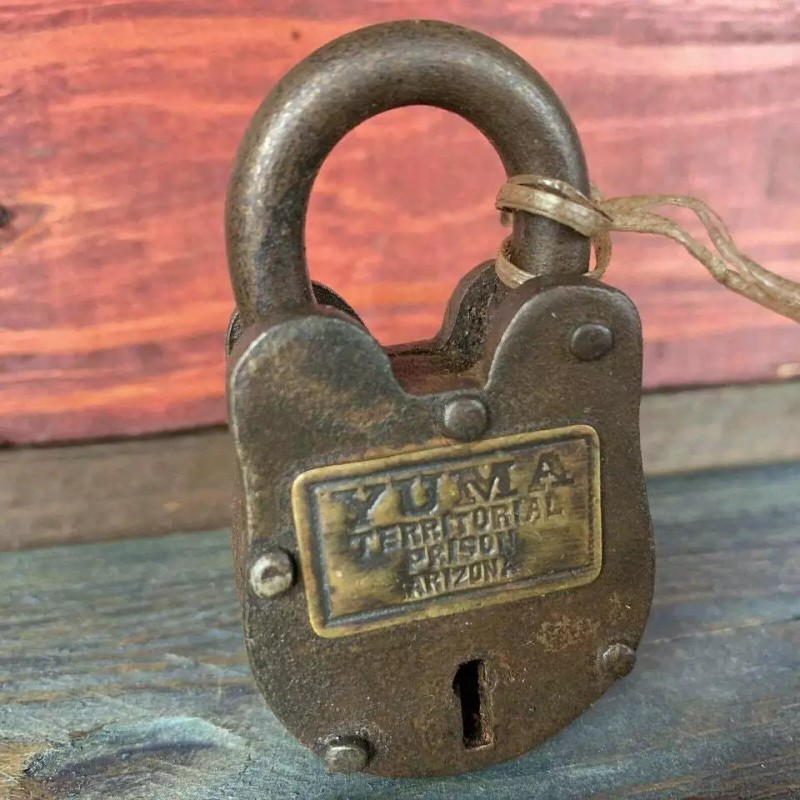 Yuma Territorial Prison Arizona Cast Iron Lock With Keys (2.5"