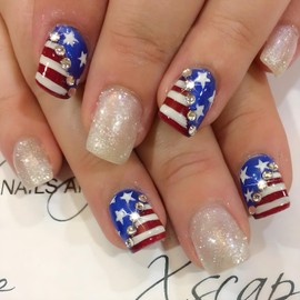 24Pcs 4th of July Press on Nails Short Square Fake Nails Glitter Rhinestones Gem American Flag Design Independence Day Acrylic Nails Full Cover Silver Glue on Nails Patriotic False Nails Kit for Women