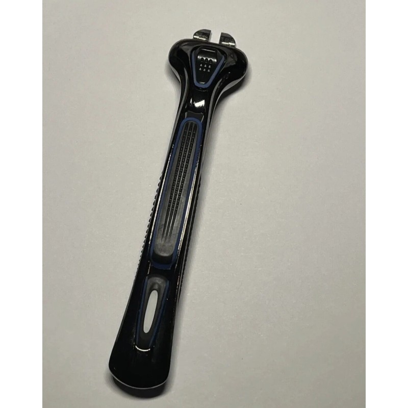 Dollar Shave Club Executive Razor Handle / 4 Cartridges (6