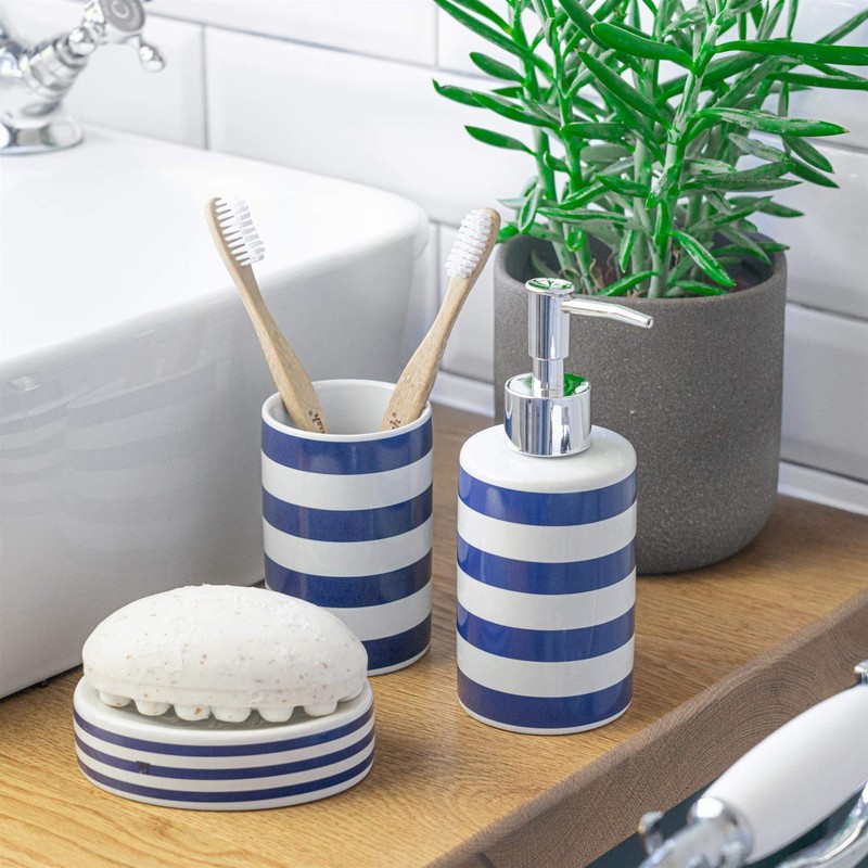 Harbour Housewares Soap Dish - Glazed Ceramic Bathroom Sink Holder