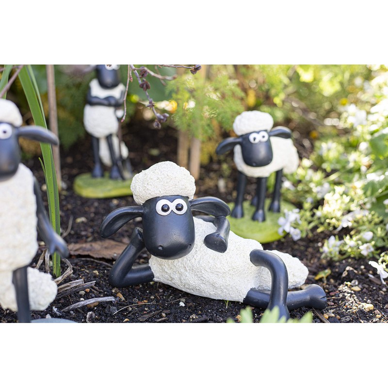 La Hacienda Shaun The Sheep With Pizza Garden Décor Ornament
