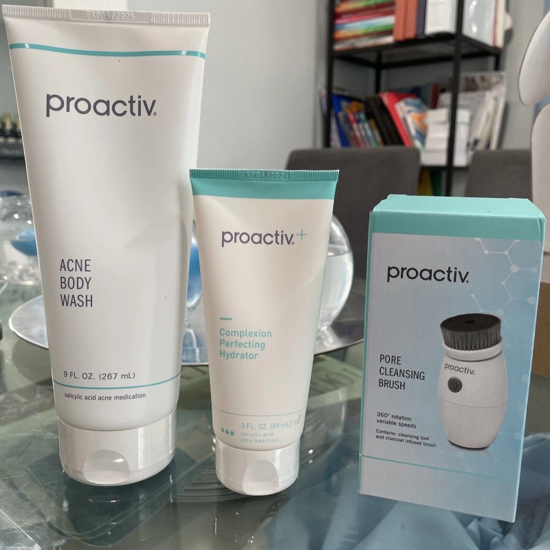 Kit PROACTIV Complexion Perfecting H + Pore Cleansing Brush+ Acne